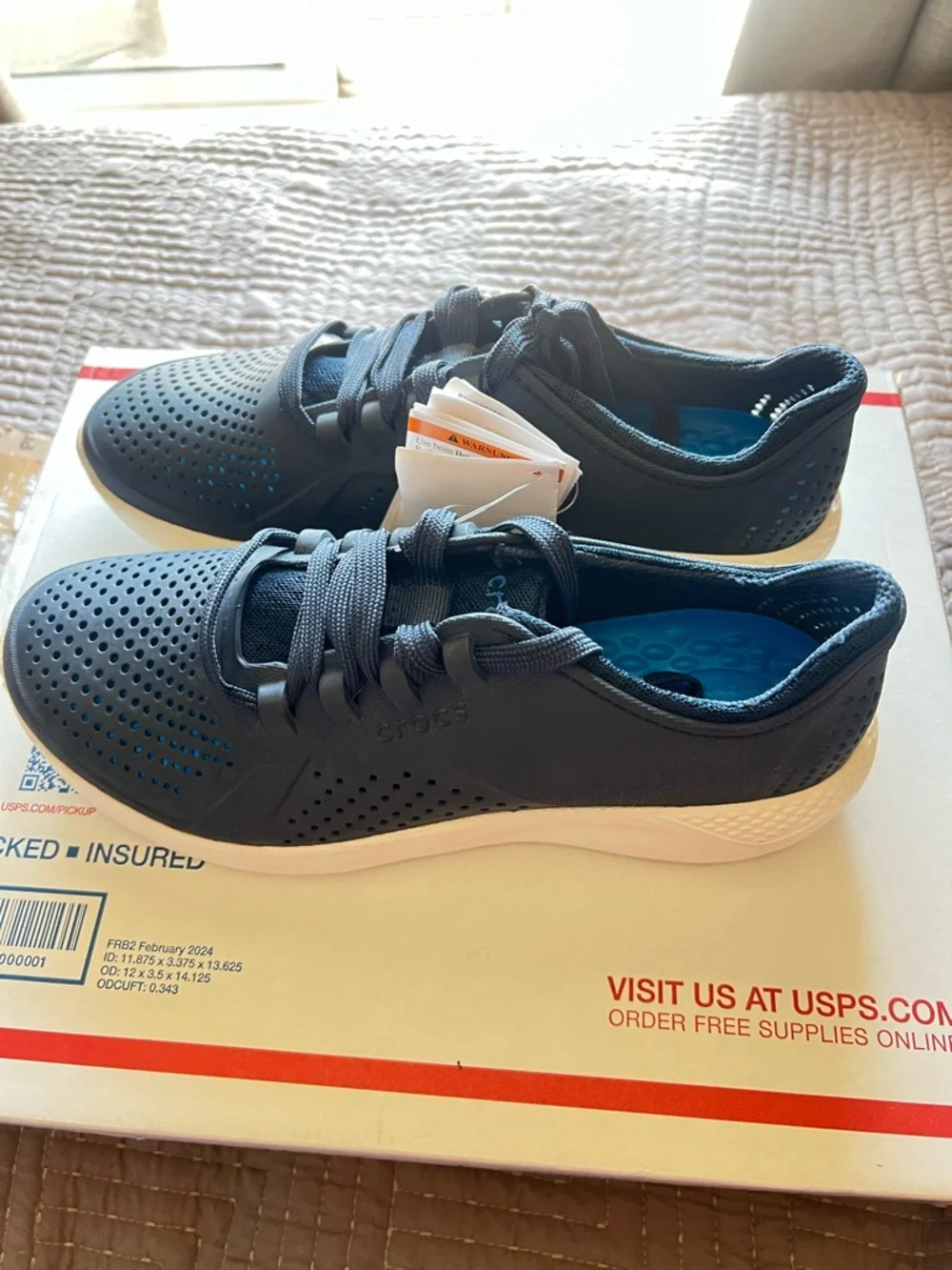 Crocs LiteRide Pacer Sneakers Men Size 7 Navy/ White Relaxed Fit NWT